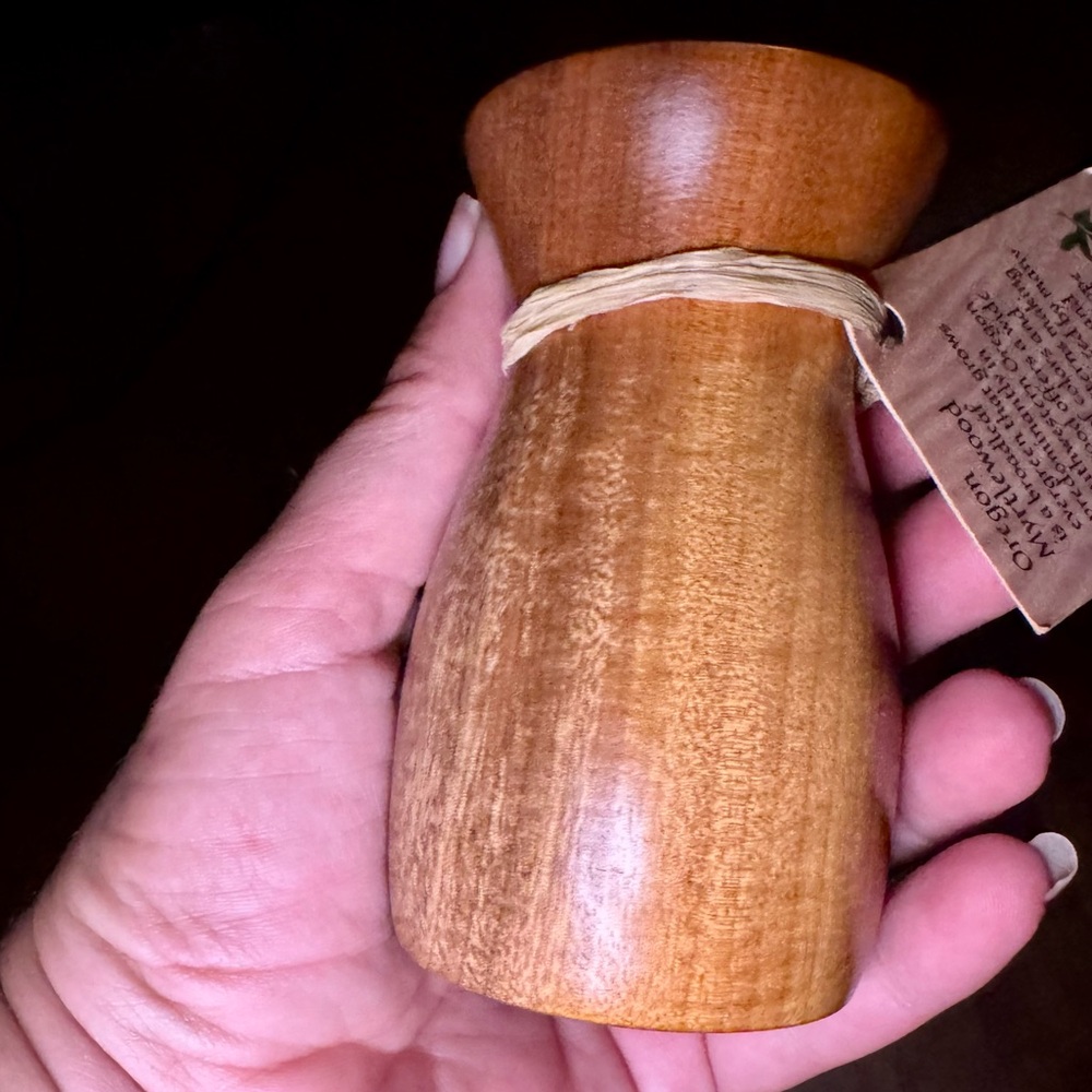 Vintage Myrtle Wood Salt & Pepper Shakers - Picture 15 of 17